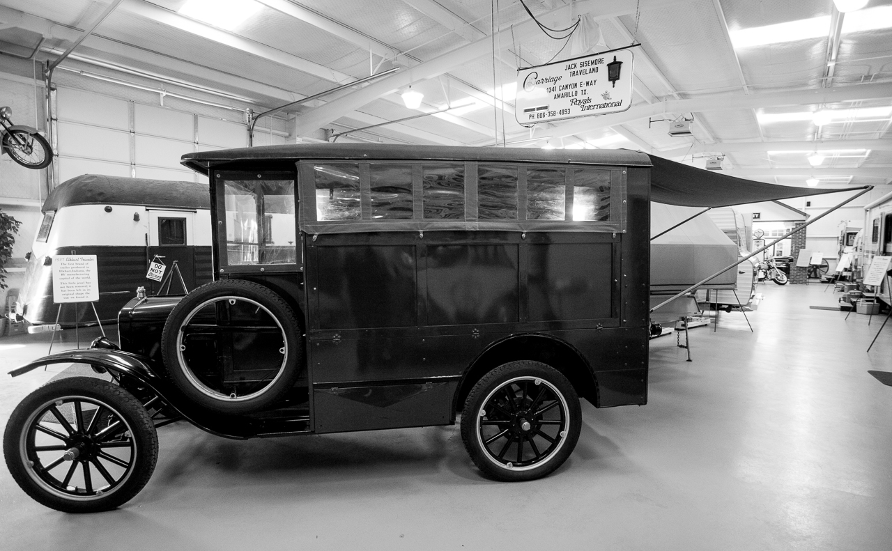A 1921 Ford Lamsteed Kampkar. It is mounted on a Model T Ford.