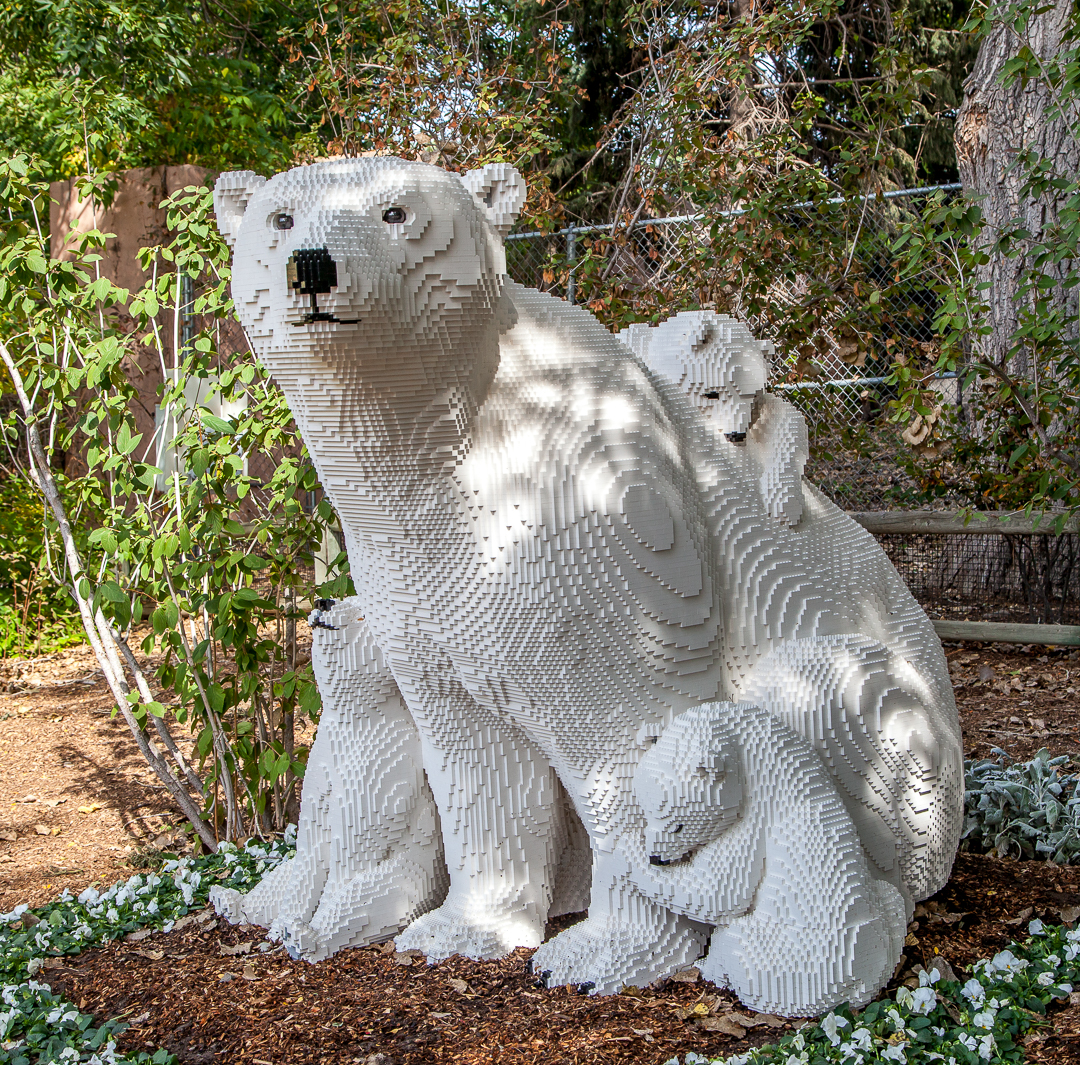 Mama Polar bear with young: 133,263 lego bricks