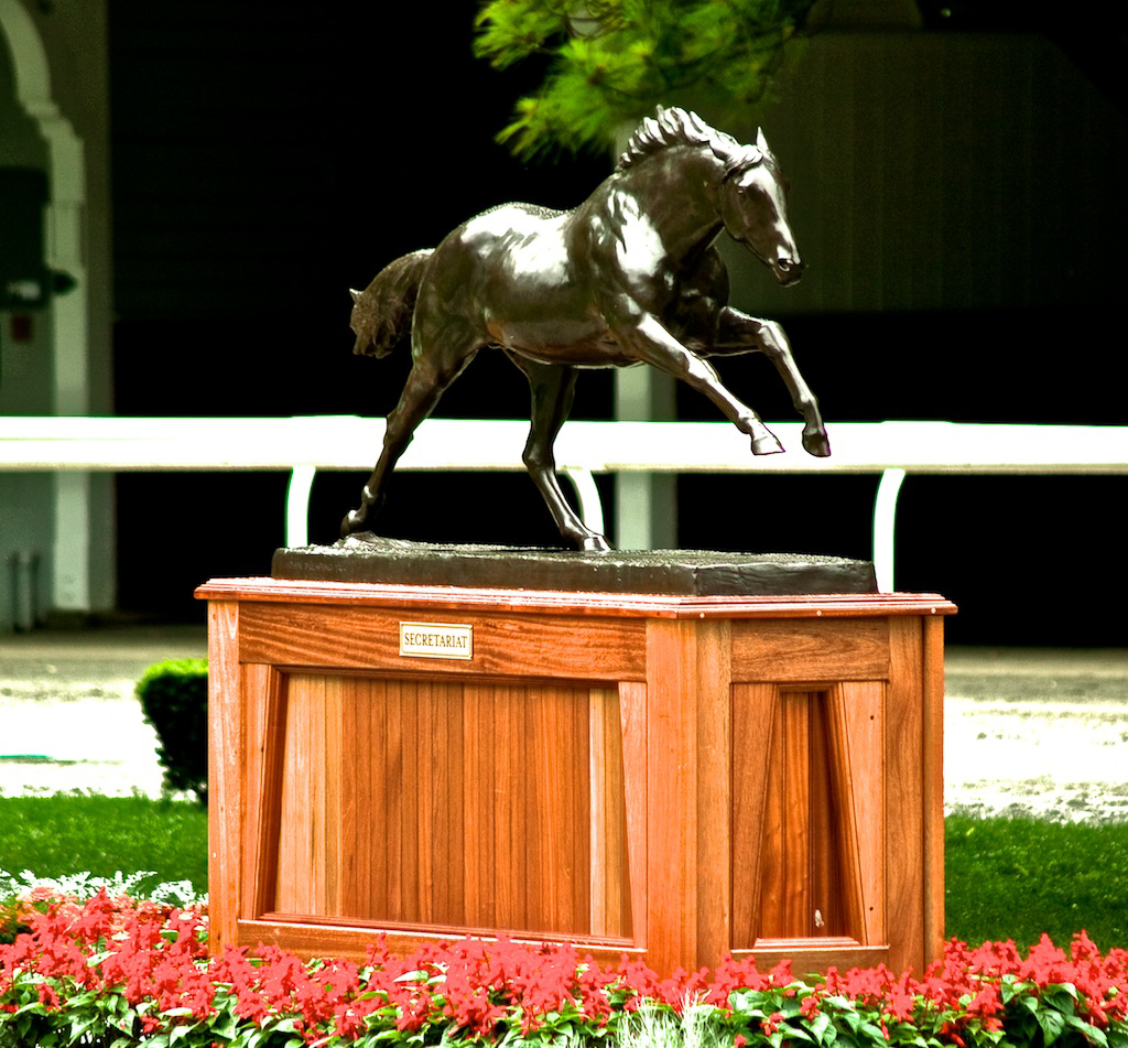 Bronze sculpture of Secretariat at Belmont Park, New York