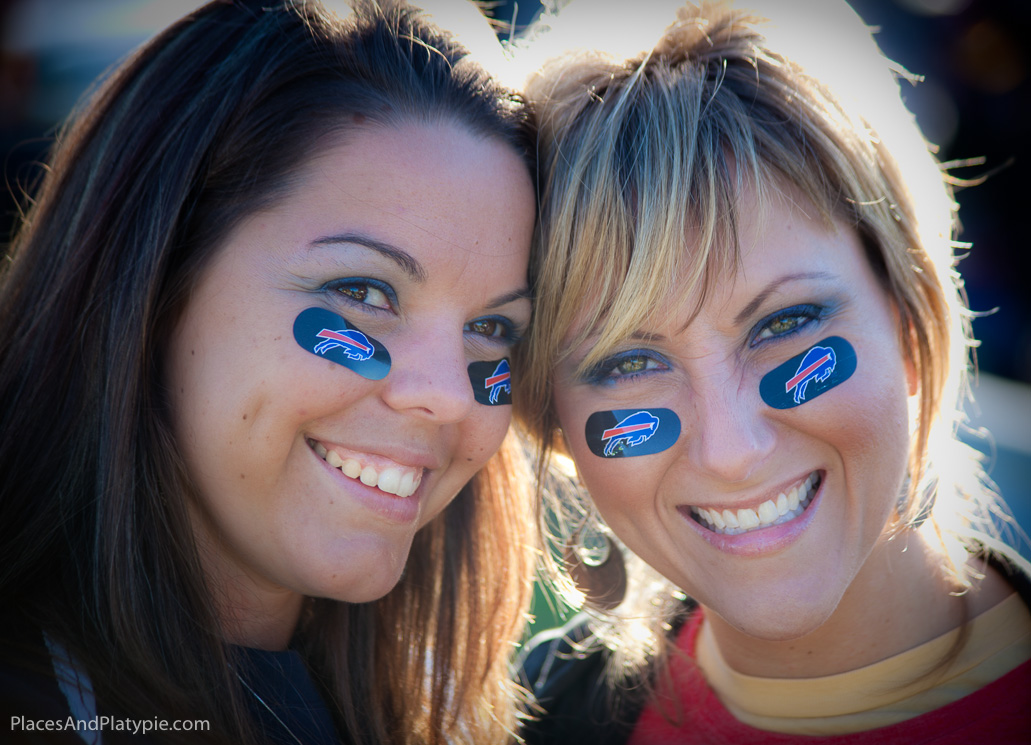 Buffalo glamour from the Harrisburg girls! We FB-friended Jamie (left) on the spot