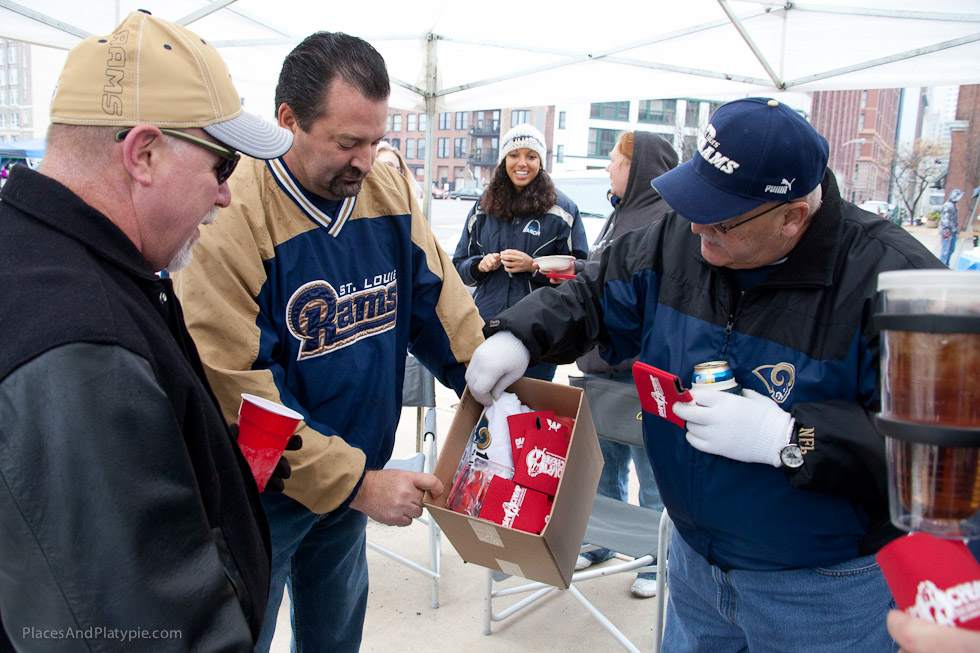 A ESPN award of STUFF was presented to the KnottHeads tailgaters at gosamarama.com - kool!