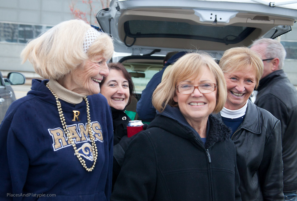 What a great looking tailgating group!