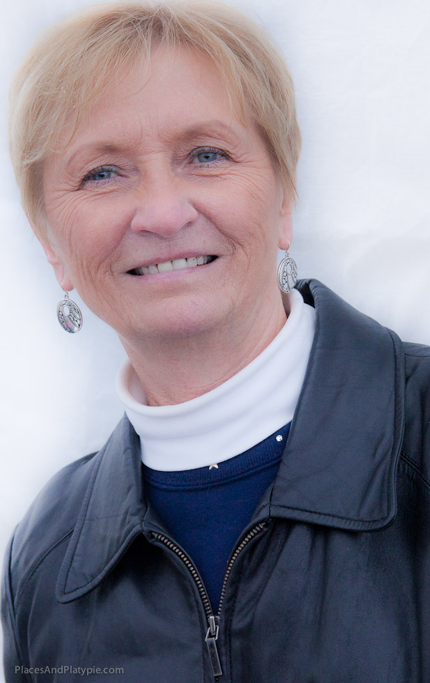 Vi takes a moment from turkey fixin for a glam shot - recipe is promised!