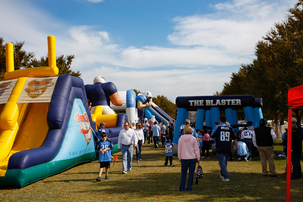 The kids were all OVER these fabulous Titans inflatable obstacle games