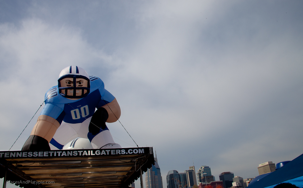 Always a part of the Gameday Nashville skyline is the big tailgating buffet of the Tennessee Titans Tailgaters!